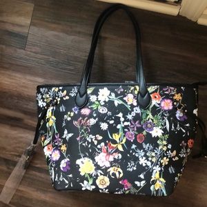 NWT  tote in black and flowered pattern!!